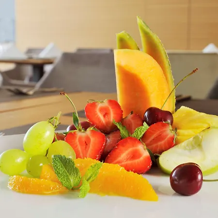Radisson Blu Plaza 4*