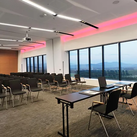 Hotell Radisson Blu Plaza 4*