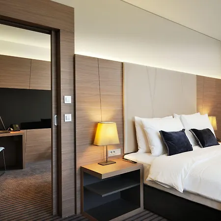 Radisson Blu Plaza Hotel