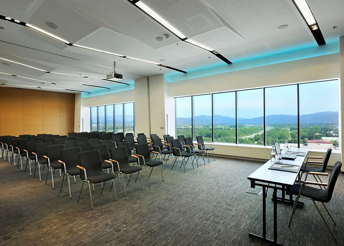 מלון Radisson Blu Plaza