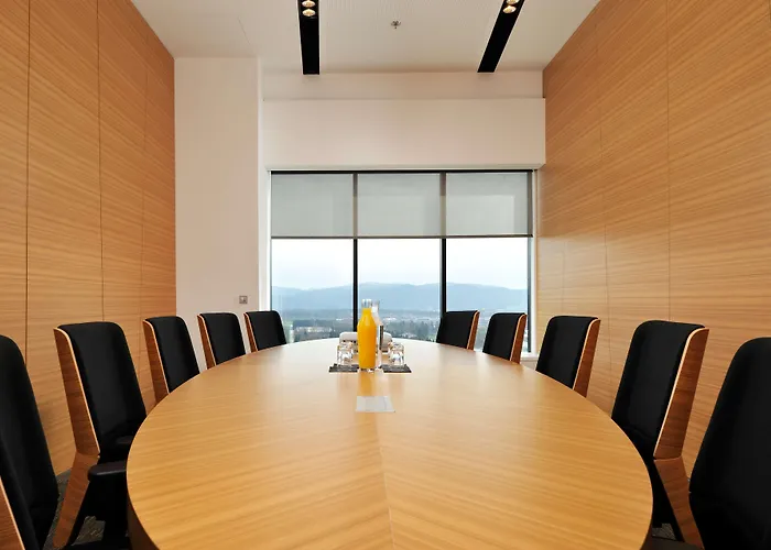 Radisson Blu Plaza מלון 4*