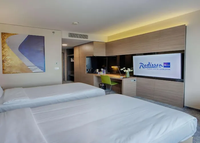Radisson Blu Plaza Hotel 4*