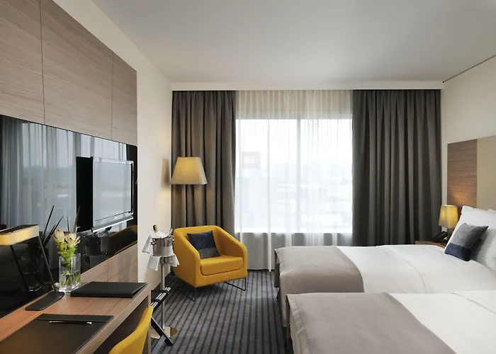 Radisson Blu Plaza 4*