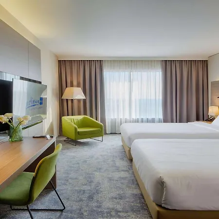Hotel Radisson Blu Plaza 4*