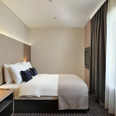 Hotel Radisson Blu Plaza 4*