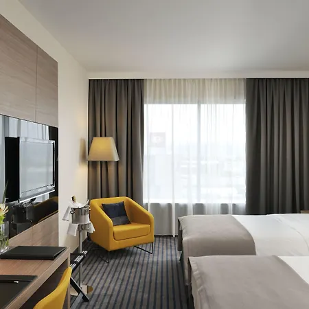 Radisson Blu Plaza 4*