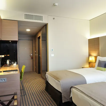 Hotel Radisson Blu Plaza 4*