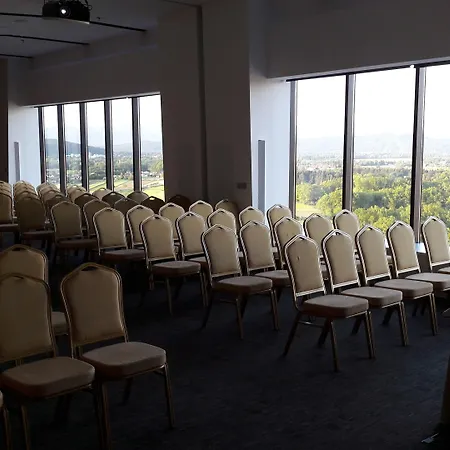 Radisson Blu Plaza 4*