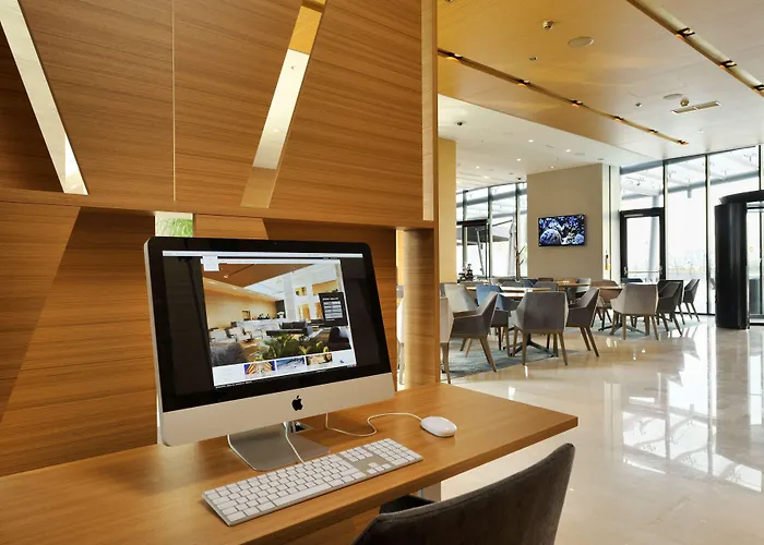 Radisson Blu Plaza 4*